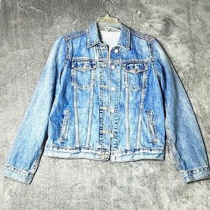 GAP 1969 Jean Jacket.  Size Medium. Dark indigo wash.